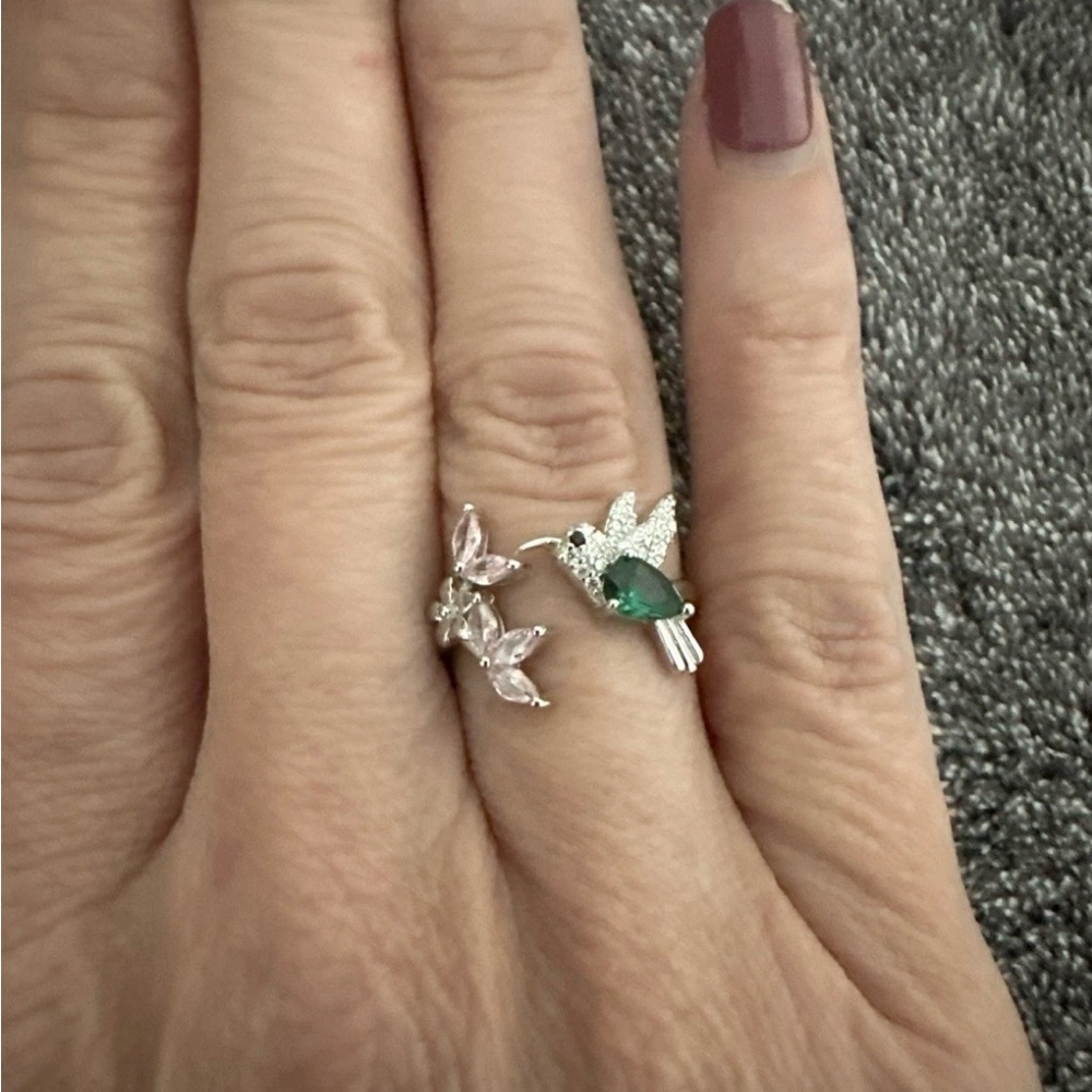 Sterling Silver and Green Hummingbird Ring size 7 💍